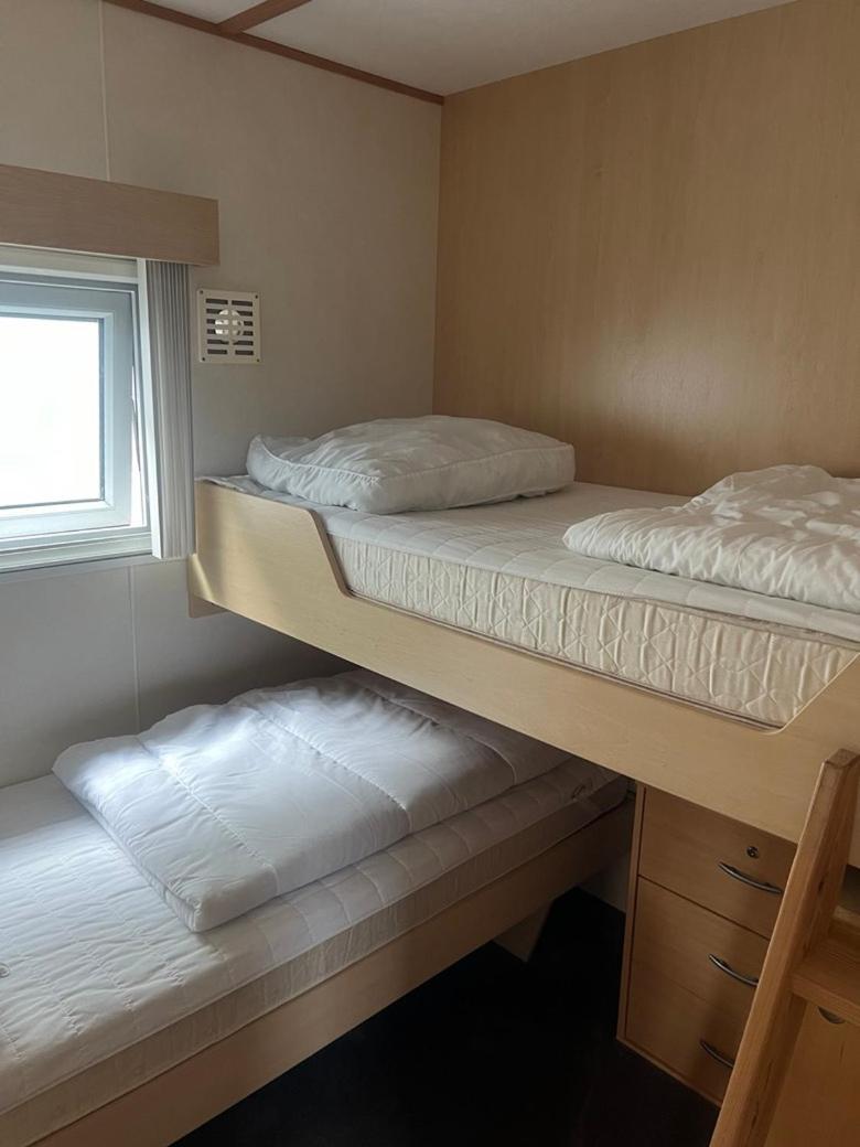 Net Achter De Dijk 125 Hotel Броунисе Екстериор снимка